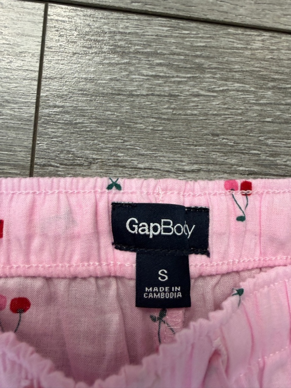 Gap Factory Poplin Cherry Print Pajama Pants Women’s Size Small - Picture 3 of 6